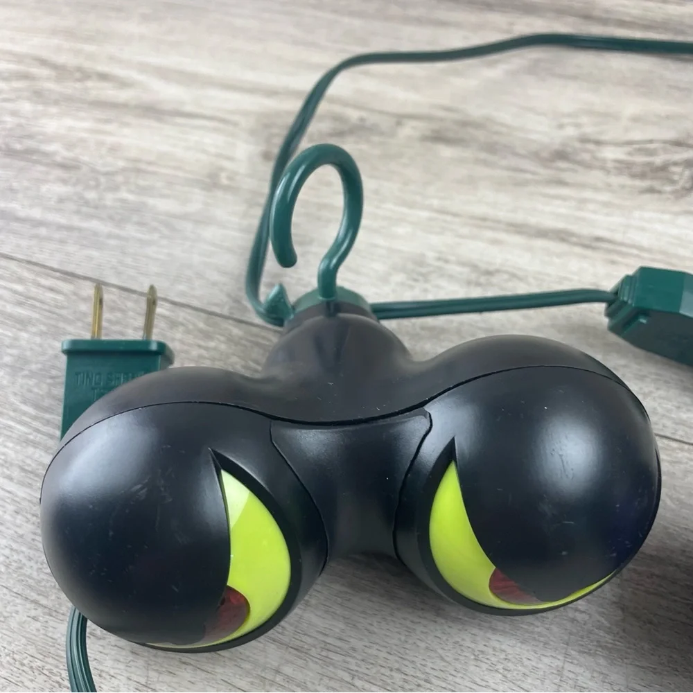2 Halloween Light-Up Eyeball String Lights – Spooky Novelty Décor Tested / Works